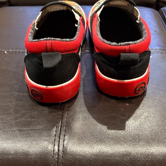 Pokemon Pikachu Yellow and Red Kids Shoe Set, size 1 - Picture 9 of 11